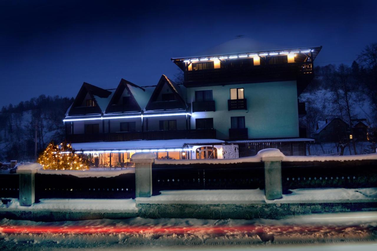 Hanul Simon Pensiune & Restaurant Törcsvár Kültér fotó