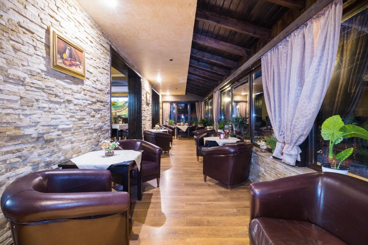 Hanul Simon Pensiune & Restaurant Törcsvár Kültér fotó