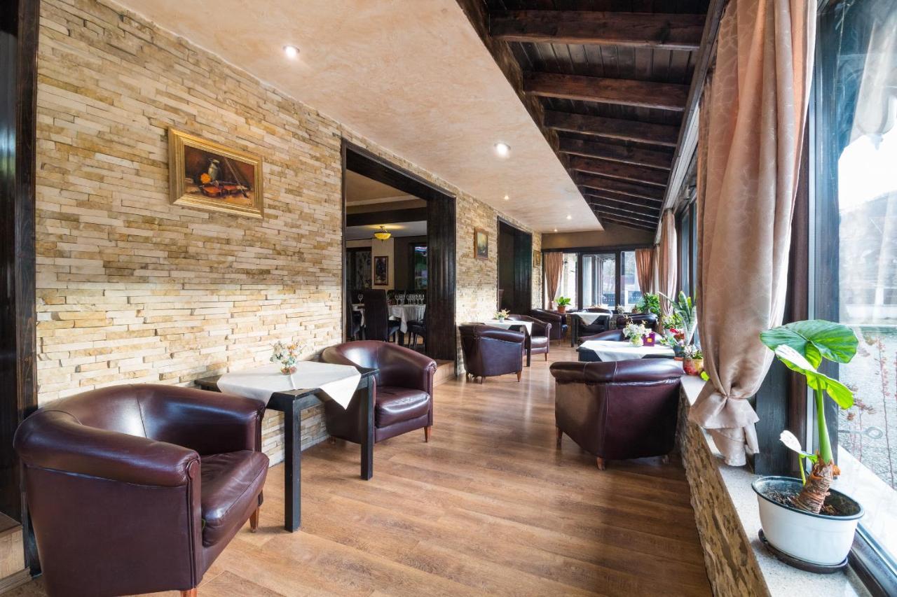 Hanul Simon Pensiune & Restaurant Törcsvár Kültér fotó
